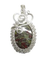 Wire wraped drakenbloedsteen hanger